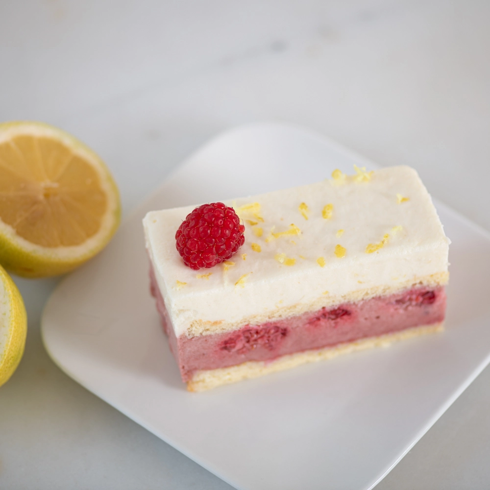 Entremet citron yuzu framboises